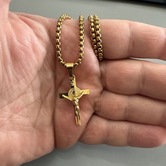 Stainless Steel Saint Jesus Christ Crucifix Pendant Chain Necklace Unisex Gold - Picture 5 of 6